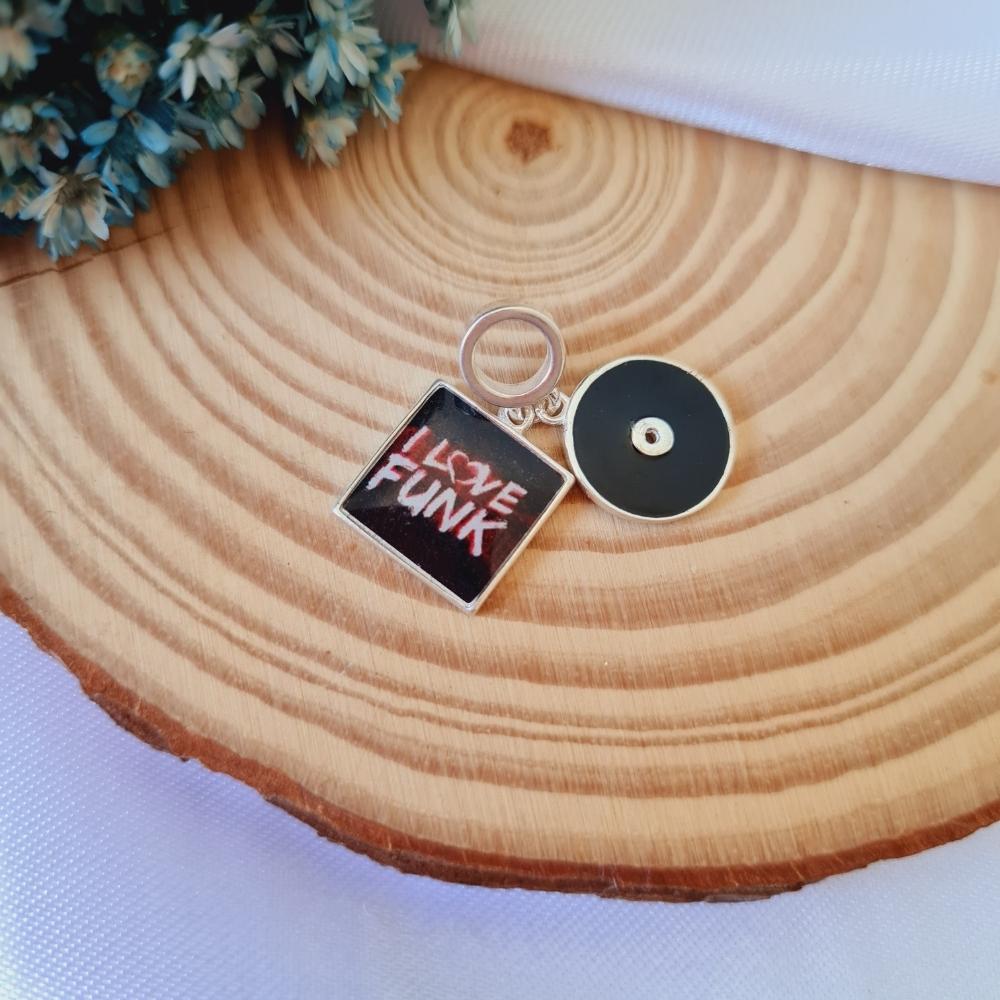 Berloque de Prata I Love Funk