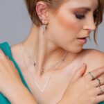 Brinco De Prata 925 Triângulo Vazado Pequeno 7,0 mm - Imagem 3