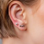 Brinco De Prata 925 Pequeno Três Estrelas Ligadas 1,1 Cm - Imagem 2