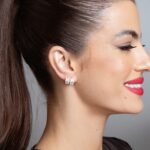 Brinco de prata 925 meia argola PP aro central com zircônias brancas 9 mm - Imagem 2