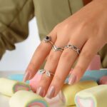 Anel de prata 925 geométrico V aro duplo liso com bolinhas - Imagem 2