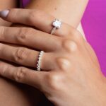 Anel de prata 925 pedra retangular cristal aro cravejado - Imagem 2