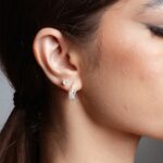 Brinco de prata argola cravejada três ramos