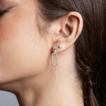 Brinco de prata cravejado duas correntes