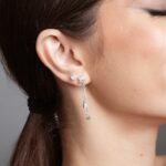 Brinco de prata estrela cravejada corrente dupla estrelinhas