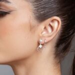 Brinco de prata geométrico triplo cravejado