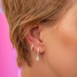 Brinco De Prata 925 Argola Pequena Cravejada Zircônias Cristal - Imagem 2